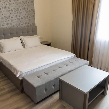 Dora Hotel Шымкент Экстерьер фото