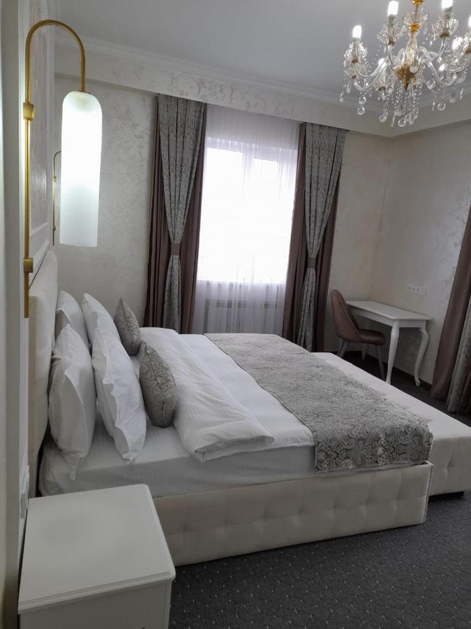 Dora Hotel Шымкент Экстерьер фото