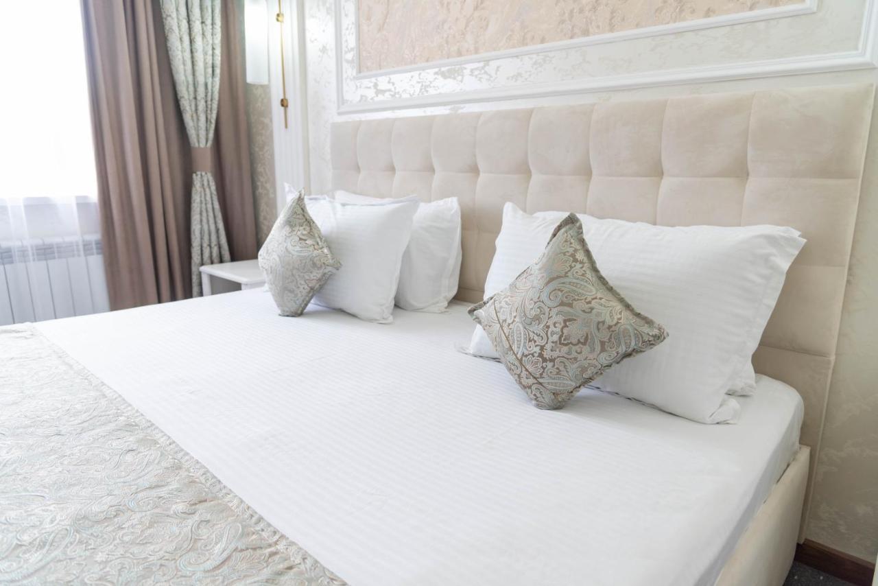 Dora Hotel Шымкент Экстерьер фото