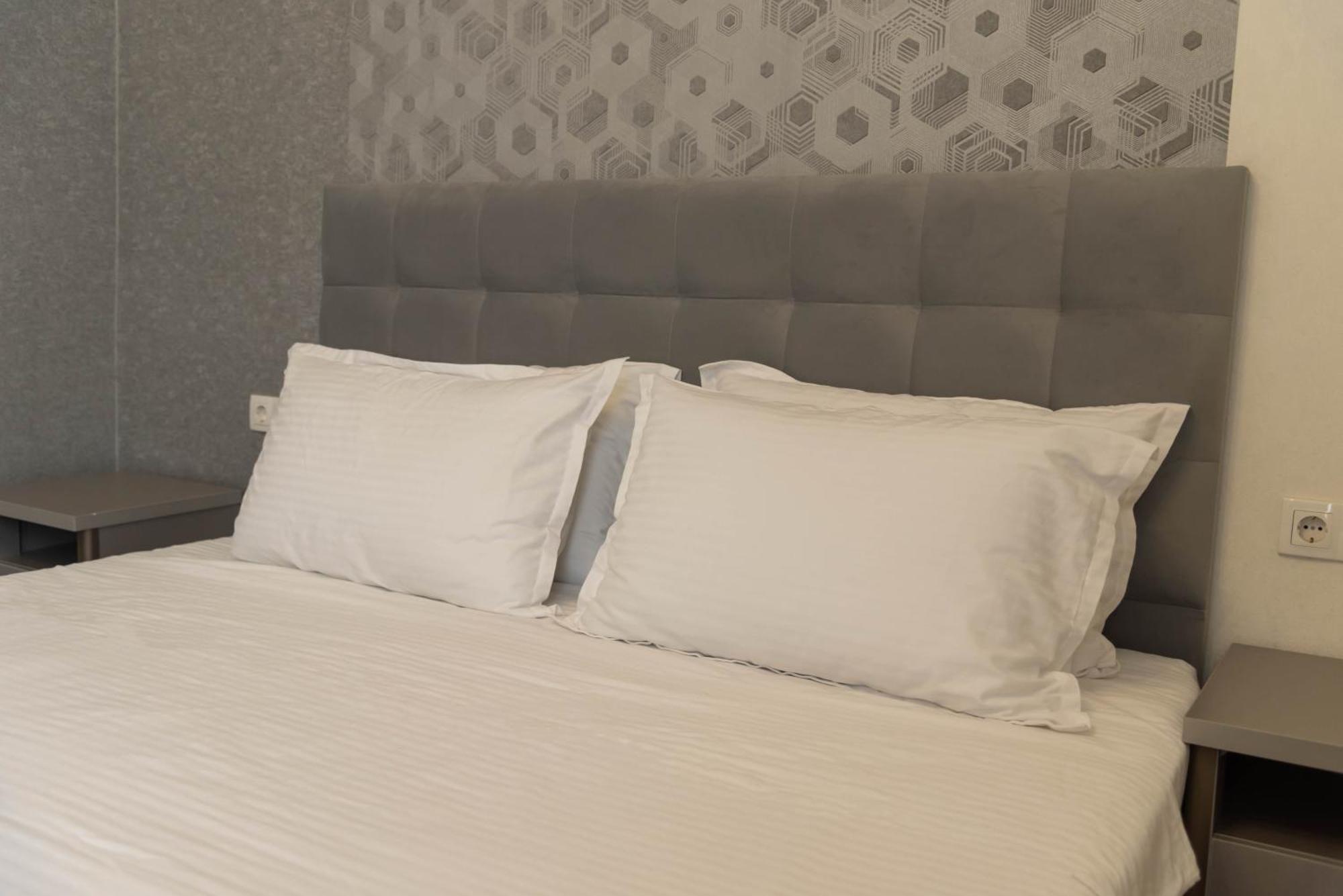 Dora Hotel Шымкент Экстерьер фото